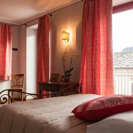 Gasthof A' La Table Du Sommelier D Hotes Saint-Vincent