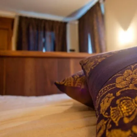 A' La Table Du Sommelier Guest house