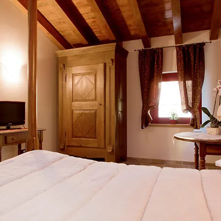 A' La Table Du Sommelier D Hotes Saint-Vincent