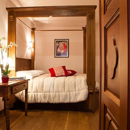 Affittacamere A' La Table Du Sommelier D Hotes 3*