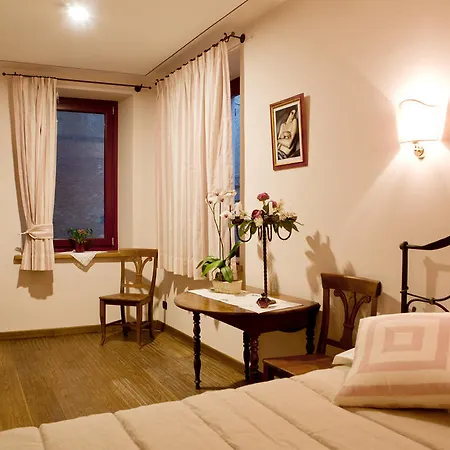 Gasthof A' La Table Du Sommelier D Hotes Saint-Vincent