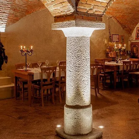 Pensionat A' La Table Du Sommelier D Hotes & Restaurant Saint-Vincent